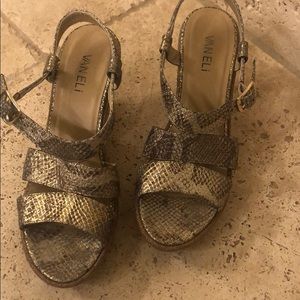 Vaneli metslllic wedges